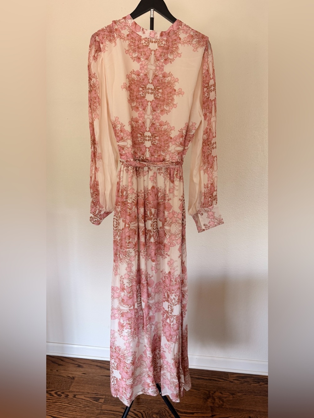 Anthropologie- Floral Print Long Sleeve Maxi Dress in Blush - Picture 4 of 6
